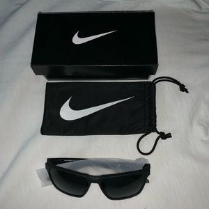Nike Maverick Mens Sunglasses